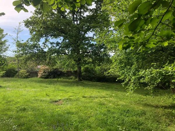 Maison de caractère de 225 m² avec parc arboré de 3000 m² - proche de Montmorillon
