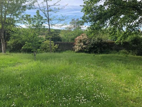 Maison de caractère de 225 m² avec parc arboré de 3000 m² - proche de Montmorillon