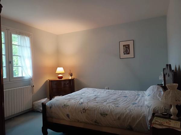 Maison de caractère de 225 m² avec parc arboré de 3000 m² - proche de Montmorillon