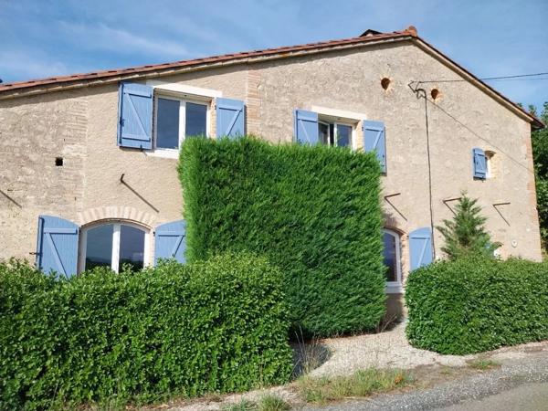 Ancienne maison de vigneron de charme avec piscine et vue panoramique sur la campagne
