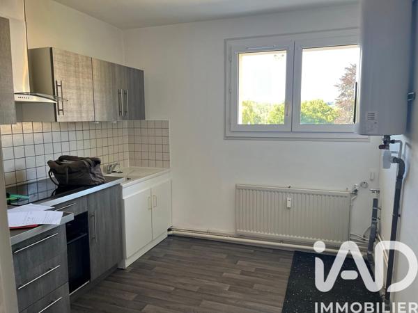 Location appartement 4 pièces 80 m² Saint-Sulpice-Laurière