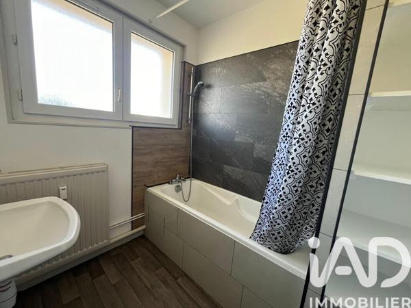 Location appartement 4 pièces 80 m² Saint-Sulpice-Laurière