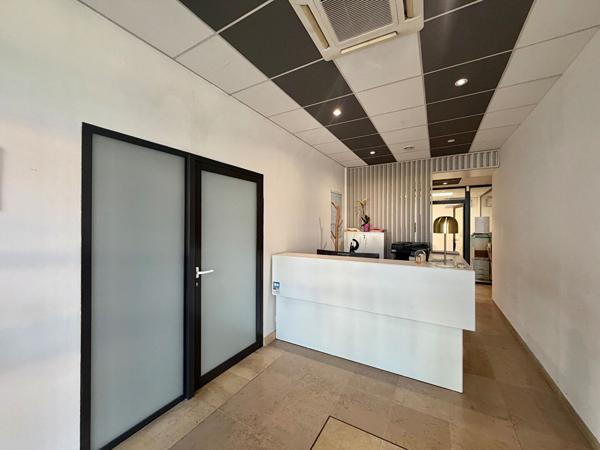 CHATEAURENARD - LOCAUX PROFESSIONNEL - 5 BUREAUX