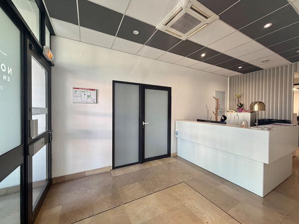 CHATEAURENARD - LOCAUX PROFESSIONNEL - 5 BUREAUX