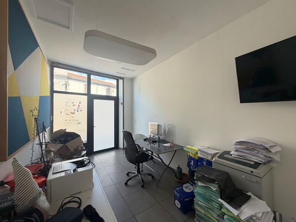 CHATEAURENARD - LOCAUX PROFESSIONNEL - 5 BUREAUX