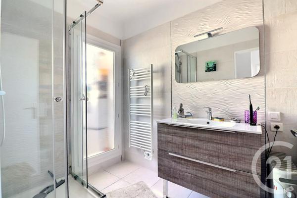 Appartement F3 à vendre  3 pièces - 58,25 m2 FREJUS - 83