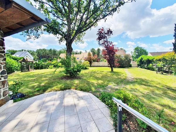 Maison Ecommoy 103 m² - 2 chambres - Jardin et garage