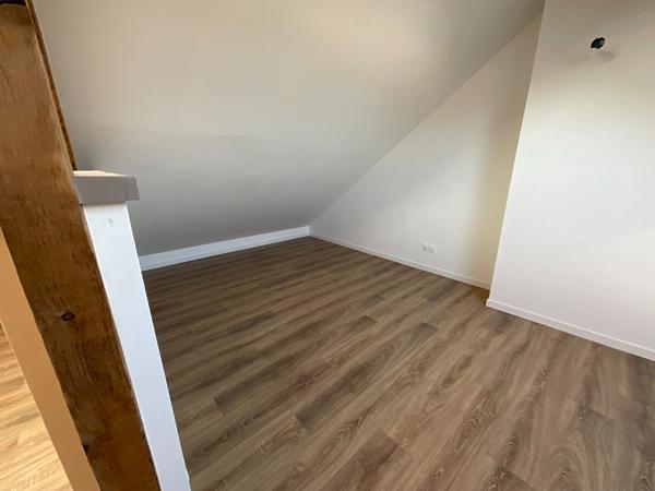 TRES BELLE MAISON DE VILLE ENTIEREMENT RENOVEE AVEC 5 CHAMBRES 3 SALLE S DE BAINS SOTTEVILLE LES ROUEN