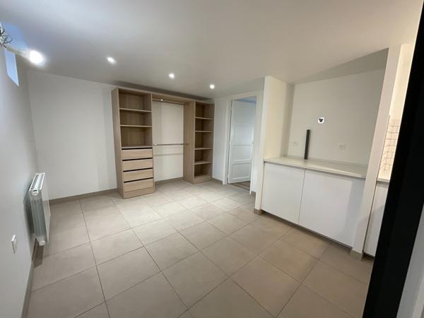 TRES BELLE MAISON DE VILLE ENTIEREMENT RENOVEE AVEC 5 CHAMBRES 3 SALLE S DE BAINS SOTTEVILLE LES ROUEN