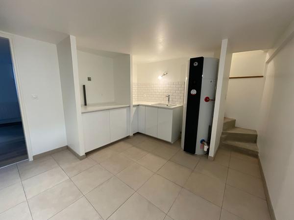 TRES BELLE MAISON DE VILLE ENTIEREMENT RENOVEE AVEC 5 CHAMBRES 3 SALLE S DE BAINS SOTTEVILLE LES ROUEN
