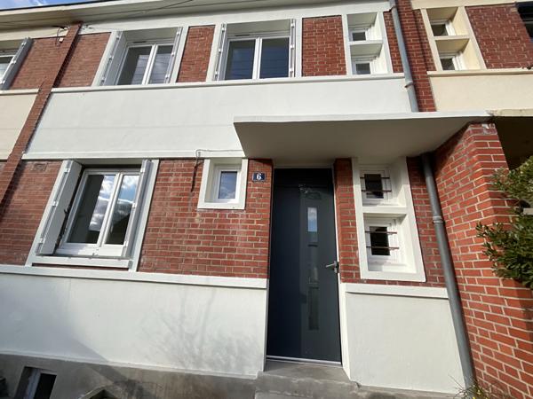 TRES BELLE MAISON DE VILLE ENTIEREMENT RENOVEE AVEC 5 CHAMBRES 3 SALLE S DE BAINS SOTTEVILLE LES ROUEN