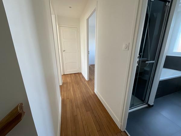 TRES BELLE MAISON DE VILLE ENTIEREMENT RENOVEE AVEC 5 CHAMBRES 3 SALLE S DE BAINS SOTTEVILLE LES ROUEN