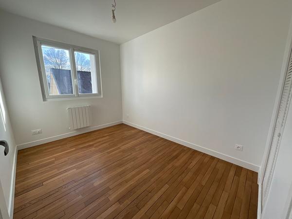 TRES BELLE MAISON DE VILLE ENTIEREMENT RENOVEE AVEC 5 CHAMBRES 3 SALLE S DE BAINS SOTTEVILLE LES ROUEN