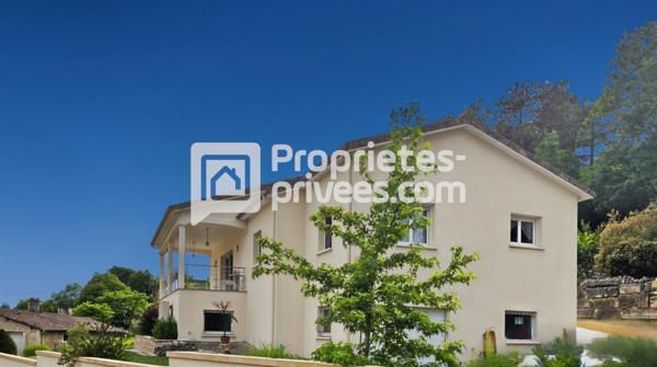 Contemporaine grand confort de plain pied, équipée PMR, 3 chambres, vaste terrasse sur vue dégagée, jardin clôt paysagé