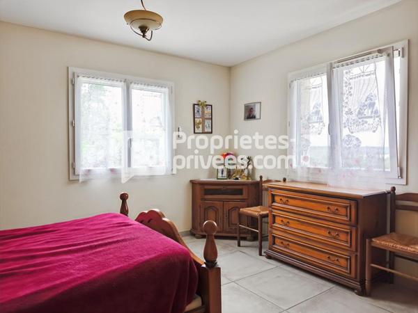 Contemporaine grand confort de plain pied, équipée PMR, 3 chambres, vaste terrasse sur vue dégagée, jardin clôt paysagé