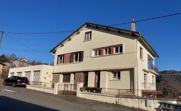 Maison de 12 pièces et ses annexes avec une vue dégagée