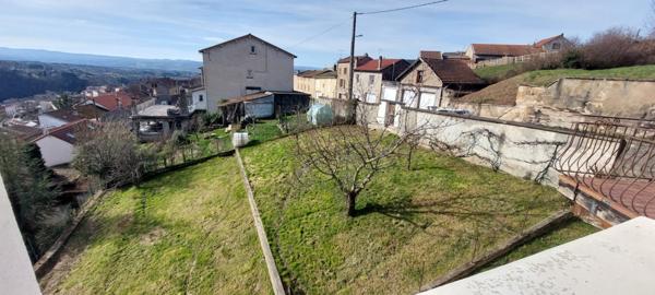 Maison de 12 pièces et ses annexes avec une vue dégagée