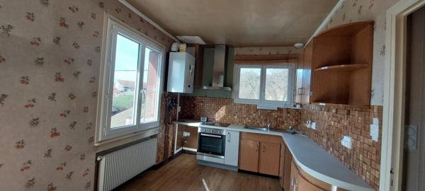 Maison de 12 pièces et ses annexes avec une vue dégagée