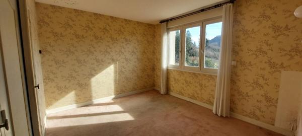 Maison de 12 pièces et ses annexes avec une vue dégagée