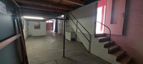 Maison de 12 pièces et ses annexes avec une vue dégagée