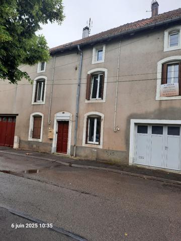 MAISON DE VILLE AU CALME