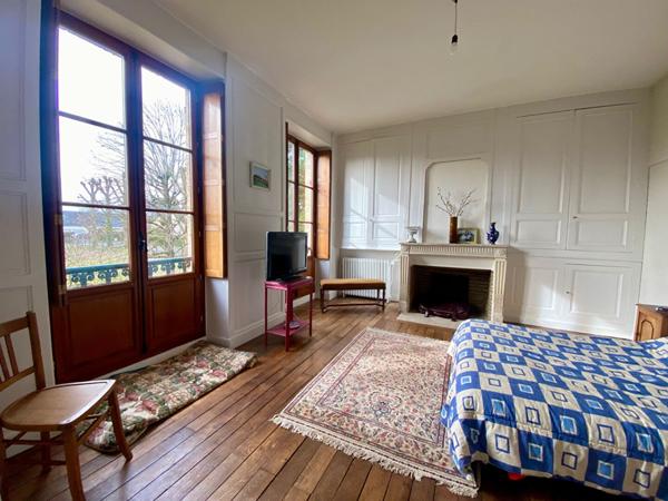 Maison Checy 10 Pièces 317m2