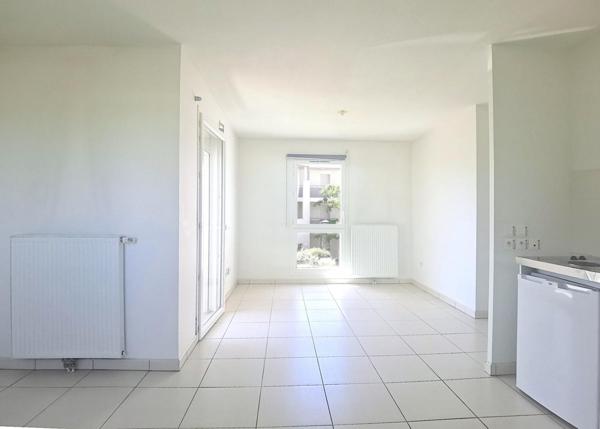 Un T2 lumineux et fonctionnel avec balcon, parking