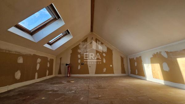 Maison d'artiste avec vue surplombant Lourdes et son château