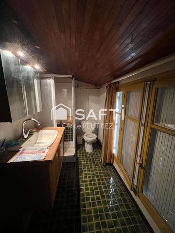 Ensemble immobilier avec plus d’un hectare de terrain