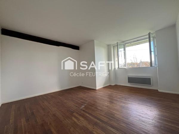 Ensemble immobilier avec plus d’un hectare de terrain