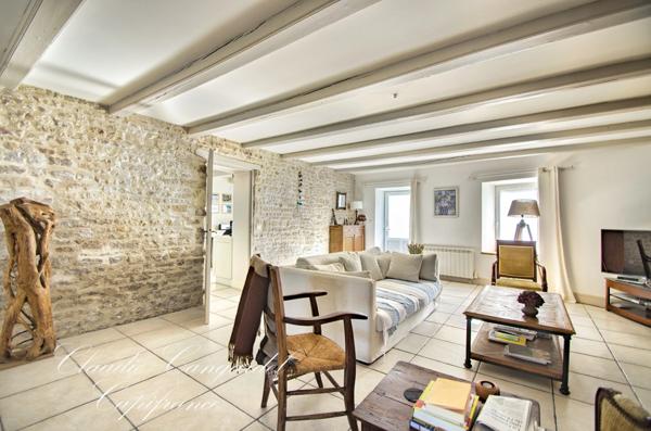 Maison de charme en pierre à vendre 6 pièces, 4 chambres à MARSILLY (17)