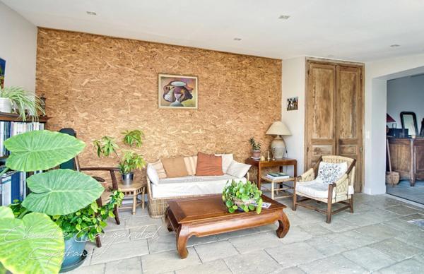 Maison de charme en pierre à vendre 6 pièces, 4 chambres à MARSILLY (17)
