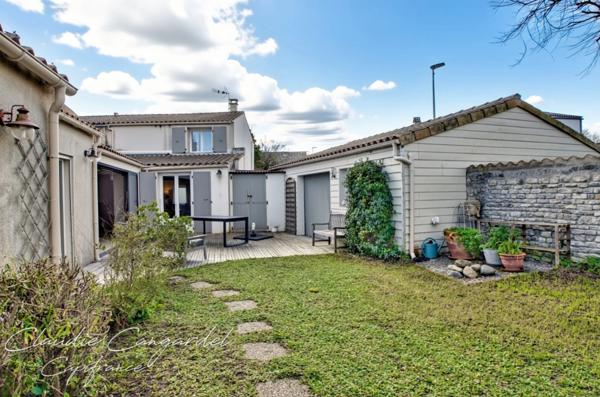 Maison de charme en pierre à vendre 6 pièces, 4 chambres à MARSILLY (17)