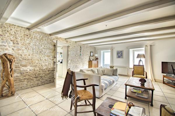 Maison de charme en pierre à vendre 6 pièces, 4 chambres à MARSILLY (17)