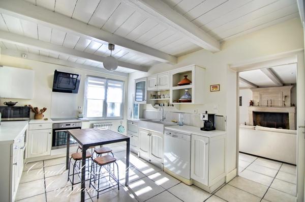 Maison de charme en pierre à vendre 6 pièces, 4 chambres à MARSILLY (17)