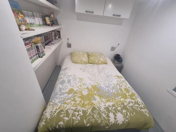 Studio 33 m² avec balcon filant, proche métro