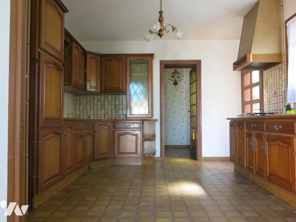 Maison traditionnelle de centre bourg sur sous sol total