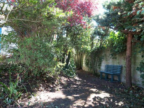 Maison traditionnelle de centre bourg sur sous sol total