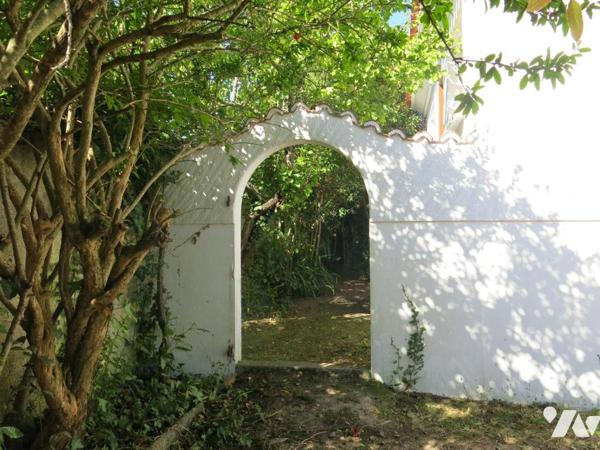 Maison traditionnelle de centre bourg sur sous sol total