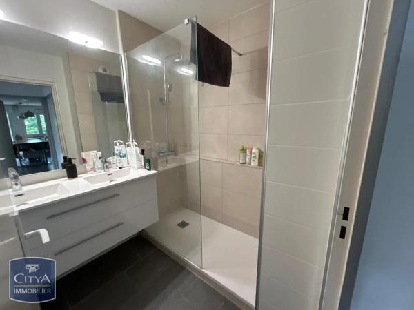 Appartement à louer 3 pièces 66.6m² Billère (64140)