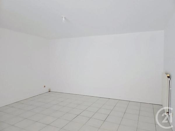Immeuble à vendre  230 m 2   ARGENTAN  - 61