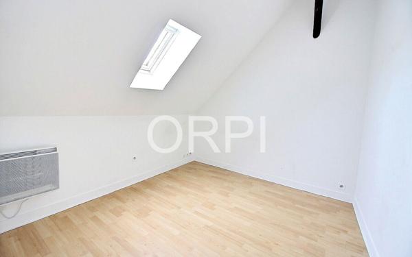 Appartement à louer    2 pièces • 25,85 m2 Le Coudray-Montceaux