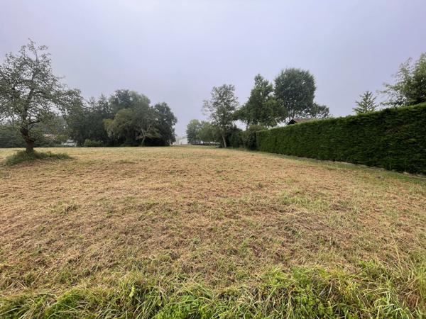 À vendre - Terrain projet construction 660 m² situé à Pey (40300)