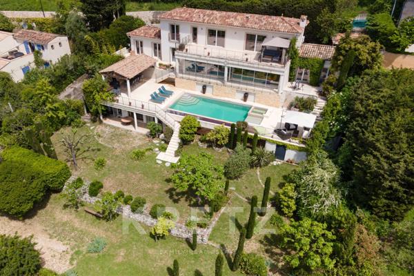 VUE PANORAMIQUE MAISON FAMILIALE 5 SUITES CHATEAUNEUF-GRASSE