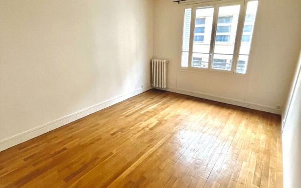 Appartement à louer    3 pièces •  Paris 19