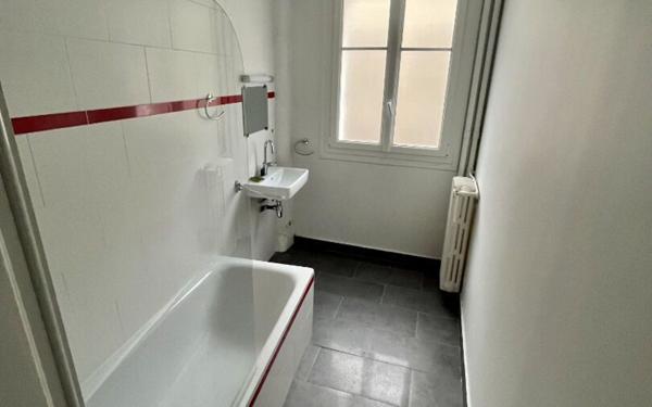 Appartement à louer    3 pièces •  Paris 19