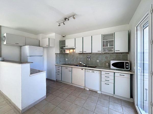 A VENDRE MAISON T4 4 PIECES  TERRASSE JARDIN GARAGE 13015 MARSEILLE LA VISTE