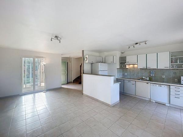 A VENDRE MAISON T4 4 PIECES  TERRASSE JARDIN GARAGE 13015 MARSEILLE LA VISTE