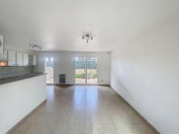 A VENDRE MAISON T4 4 PIECES  TERRASSE JARDIN GARAGE 13015 MARSEILLE LA VISTE