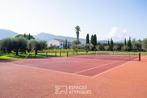 Mas provençal historique avec parc arboré et piscine